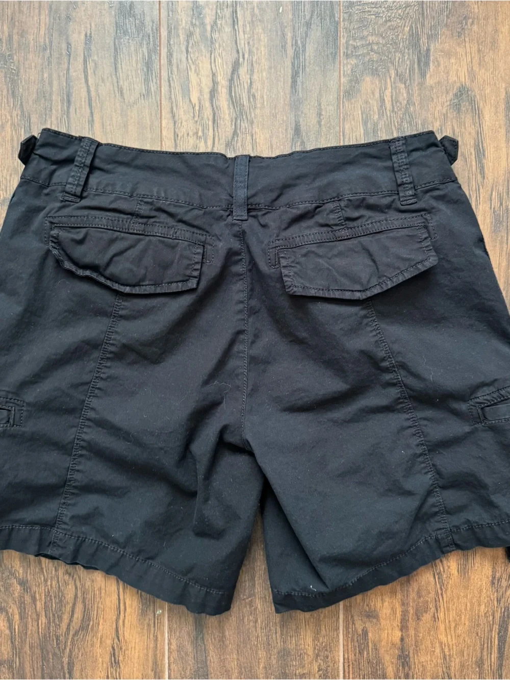 Sanctuary Size 26 Black Roll Tab Cargo Shorts